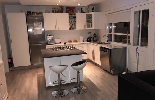 Hafnarfjordur House | White house in Hafnafjörður