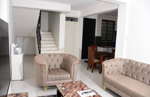 Rongo House | White House Loft