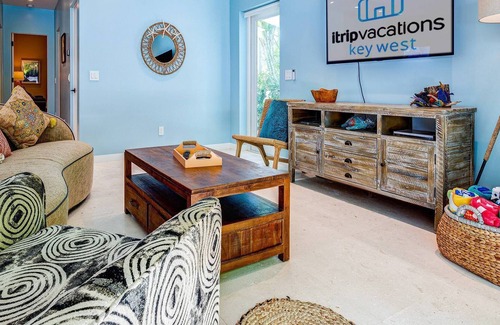 White Street Gallery District House | White Ibis: Charming 2BR Key West Home, Pool, Ideal for Downtown & Beach Fun, Dog-Friendly Retreat!