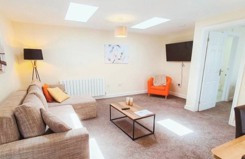 Stroud Apartment | White Jasmine in Stroud by Golden Valley