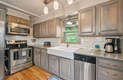 Linville Falls Cottage | White Laurel Cottage at Linville Falls