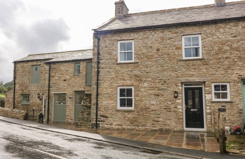 Fremington House | WHITE LEA, family friendly, character holiday cottage in Reeth