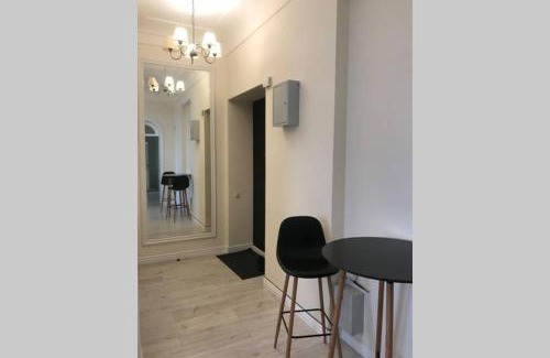 Lypky Apartment | White&Light flat near Gulliver