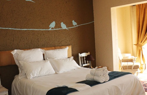 Tierpoort Bed & Breakfast | White Linen Guesthouse