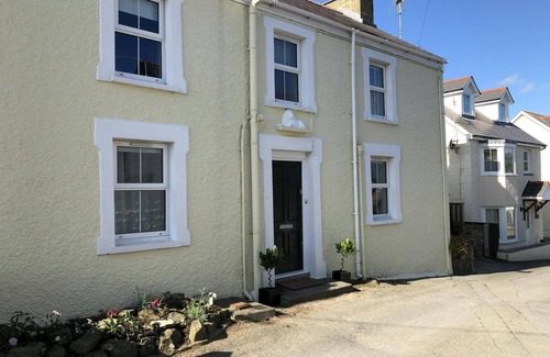 Aberporth Cottage | White Lion, Aberporth
