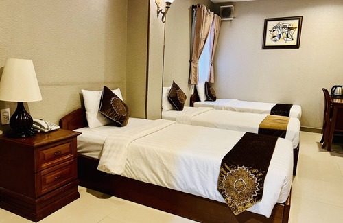District 3 Hotel | White Lion Hotel