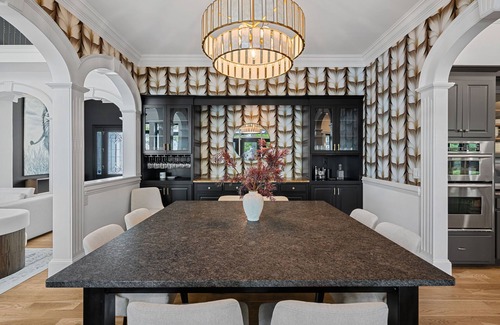 Denver House | White Lotus by SoCharm | *NO BOOKING FEES* Luxe Retreat with 300ft of Waterfront Views & Pickleball