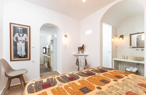 Glinado House | White Luxurious Apartment IΙI