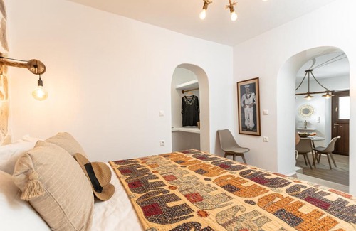 Glinado House | White Luxurious Apartment IΙI