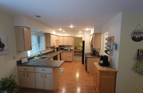 Campton House | White Mountain 5 Bedroom+ House featuring 2 Master Suites
