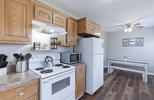 Trenton House | White Oak - fire pit, fast wifi, & free parking
