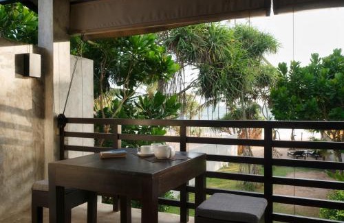 Dambulla Villa | White parrot beach villa