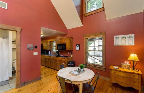 Millersburg House | White Pine . Trailside Lodging