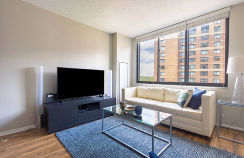 White Plains Apartment | White Plains Modern One Bedroom, Near Transit