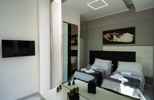 Reggio Calabria House | White Rooms