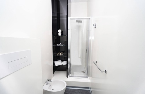Reggio Calabria House | White Rooms