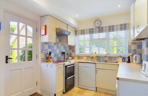 Bembridge Ski Chalet | White Roses a dog friendly retreat for two