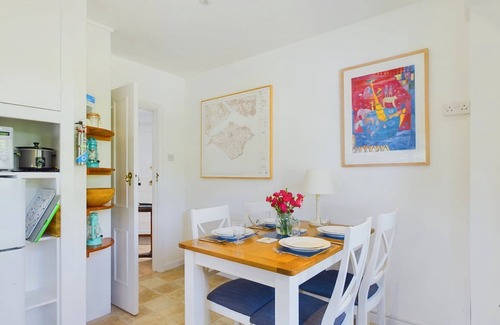Bembridge Ski Chalet | White Roses a dog friendly retreat for two