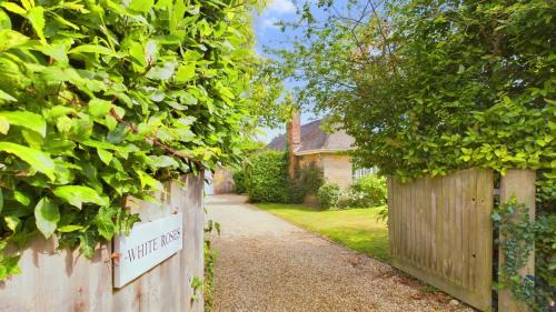 Bembridge House | White Roses