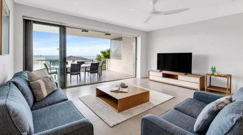 Yamba Apartment | White Sails 1 - Overlooking Convent Beach