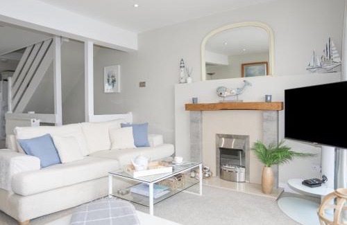Y Felinheli House | White Sails