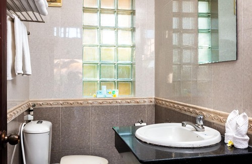 Phu Hai Beach Resort | White Sand Resort