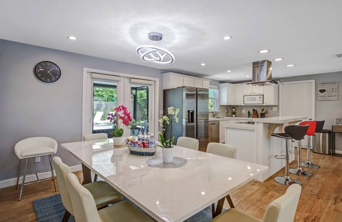Neptune Beach House | WHITE SAND VILLA by the Beach/PRIVATE POOL& BEAUTIFUL BACKYARD