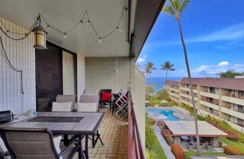 Kahaluu Bay Apartment | White Sands Villa Beach Condo #322-Top Floor VIEWS
