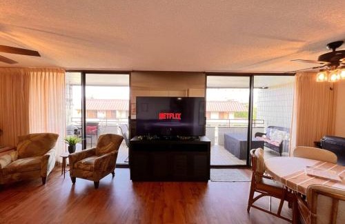 Kahaluu Bay Apartment | White Sands Villa Beach Condo #322-Top Floor VIEWS