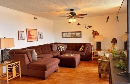 Kahaluu Bay Apartment | White Sands Villa Beach Condo #322-Top Floor VIEWS