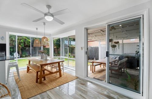 Corlette House | White Sandy Cottage