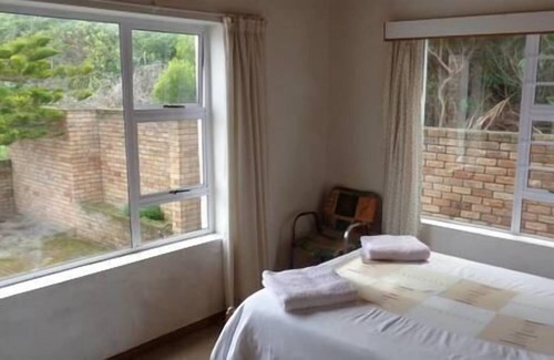 Van Dyks Bay House | White Shark Backpackers