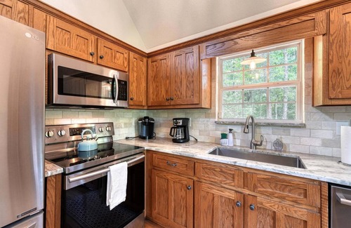 Dahlonega House | White Tail Cottage - Wineries & Hiking in Dahlonega