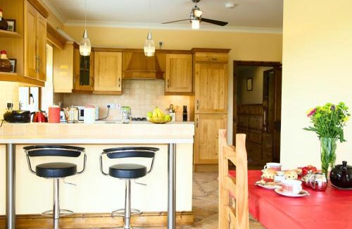 Clifden House | White Thorn House