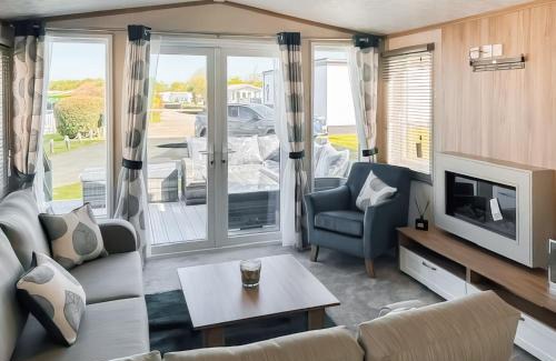 Dinas Resort | White Tower Holiday Park