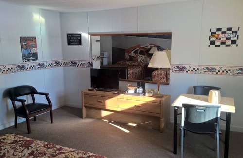 St. Charles Hotel | White Valley Motel