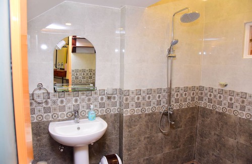 Seeduwa - Katunayake Hotel | White Villa Airport Transit Hotel