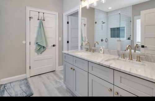 Mount Holly House | White Water Retreat