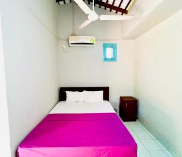 Hikkaduwa House | White Whale Villa Ambalangoda