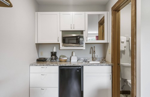 Indian Point Hotel | White Wing Lodge