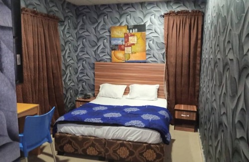 Surulere Hotel | Whitebrook Suites and Bar