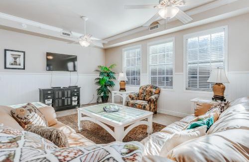 Mid Island Apartment | Whitecap Condo Beachfront Splendor