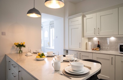 Elgin Cottage | Whitecraigs - a rural that sleeps 8 guests in 4 bedrooms
