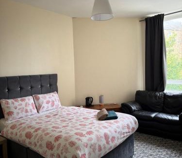 Glasgow House | Whitefield Guesthouse