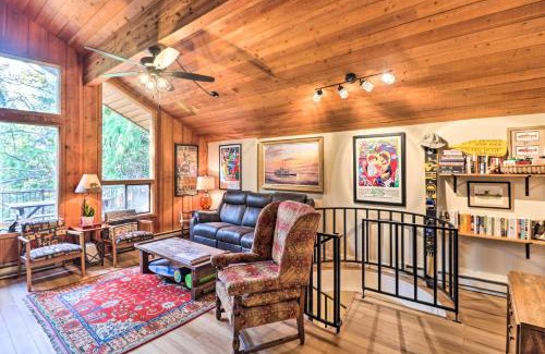 Whitefish Apartment | Whitefish Escape with Deck 3 Mi to Ski Resort!