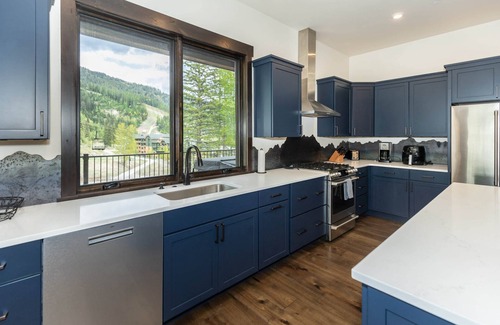 Whitefish Ski Chalet | Whitefish Mountain Slopeside 3bed3.5 Bath Sleeps 6