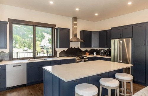 Whitefish Ski Chalet | Whitefish Mountain Slopeside 3bed3.5 Bath Sleeps 6