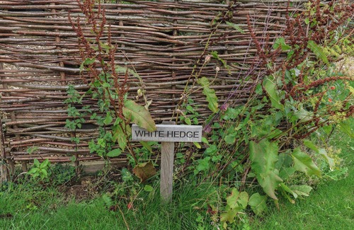 Pocklington Cottage | WHITEHEDGE, pet friendly, with a garden in Pocklington