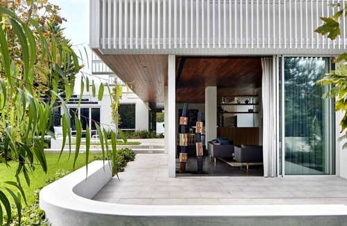 Caulfield North House | Whitehouse (With Car Parking)