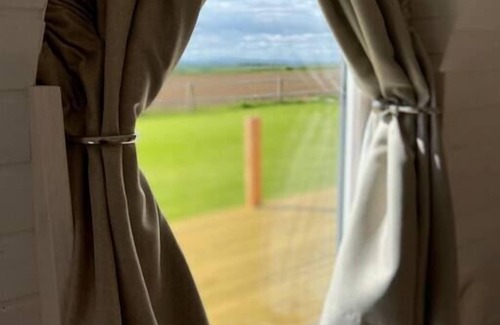 North Berwick House | Whitekirk Cabin (Hill Views)